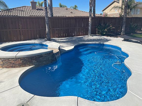 3rd image of 32279 Poinsettia Ct