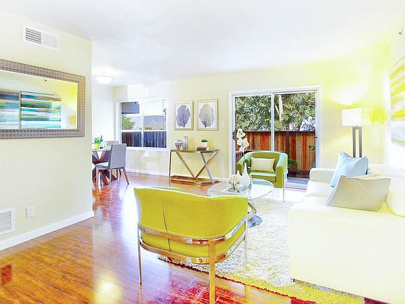 4th image of 3856 Radburn Dr