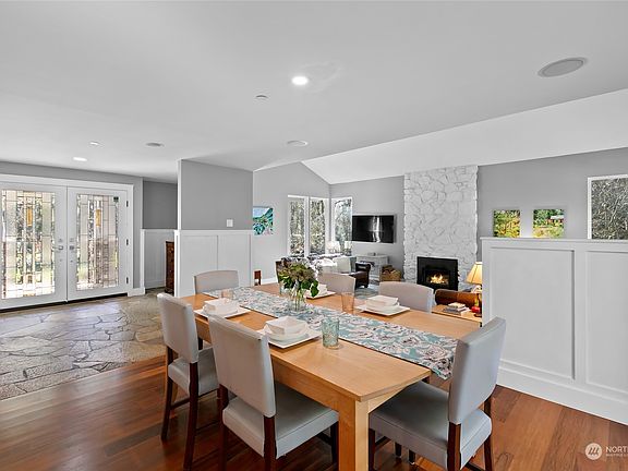 3rd image of 6527 225th Avenue NE