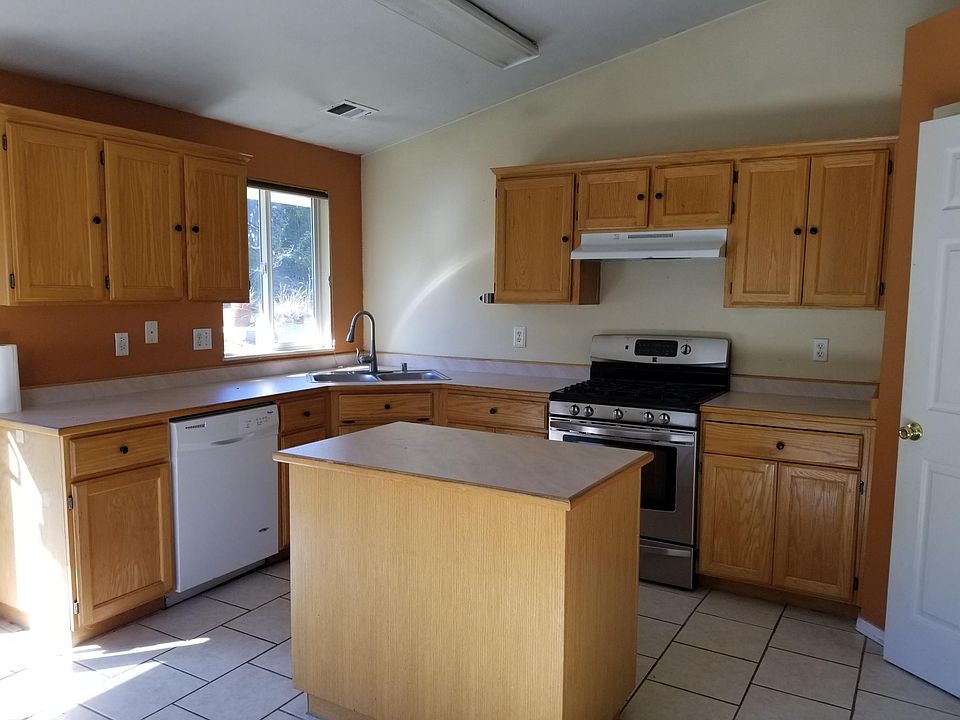 2nd image of 4174 Hillside Ct