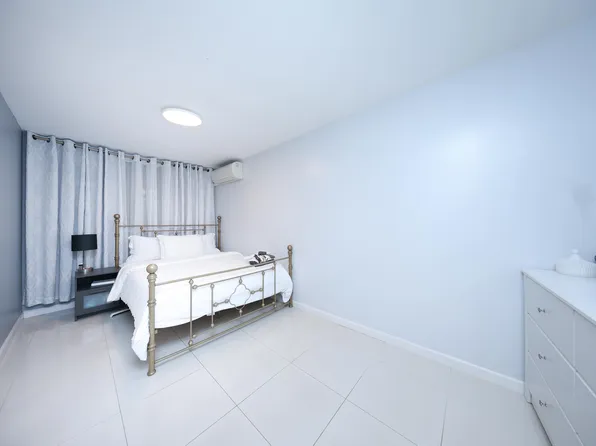 1711 Gerritsen Avenue image 26 of 41