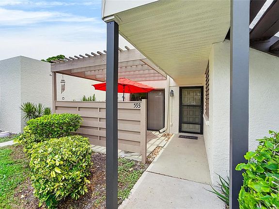 4th image of 593 LAKESIDE DRIVE #593
