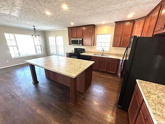 5th image of 23938 N Old Centralia Ln
