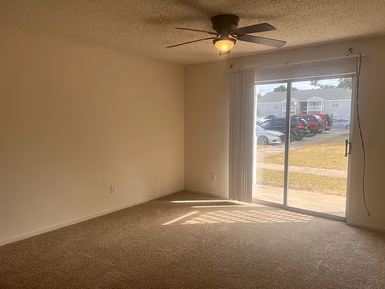 729D S Parker Dr — Photo 3