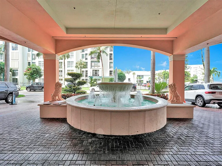 17555 Atlantic Blvd #806 — Photo 36