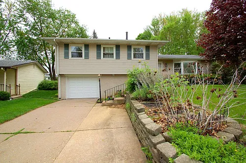 2919 Oxford Dr Photo 1