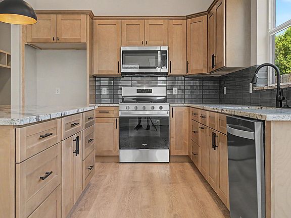 3rd image of 388 Hatchet Canyon Cir