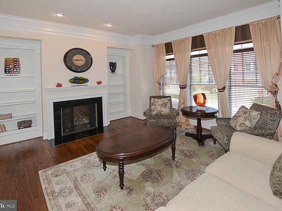 4th image of 6788 Stockwell Manor Dr
