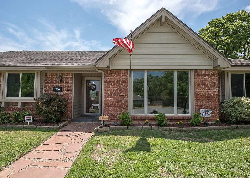 1st image of 1714 Autumn Ln
