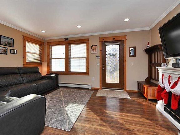4th image of 324 4th St