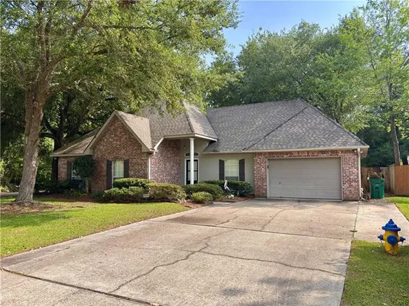 909 Chevreuil St, Mandeville, LA 70448