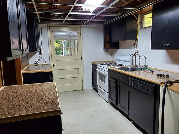 4th image of 11910 Cady Rd