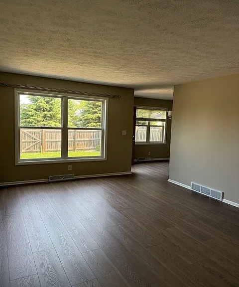 2112 Croydon Ave #3 — Photo 8