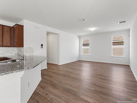 4th image of 15353 Oceanus Drive