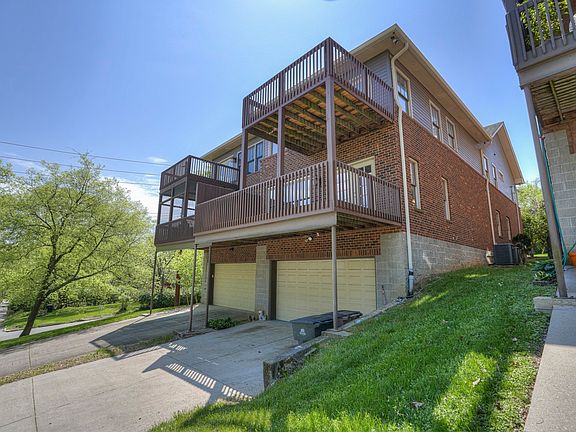 3rd image of 1800B Ashwood Ave