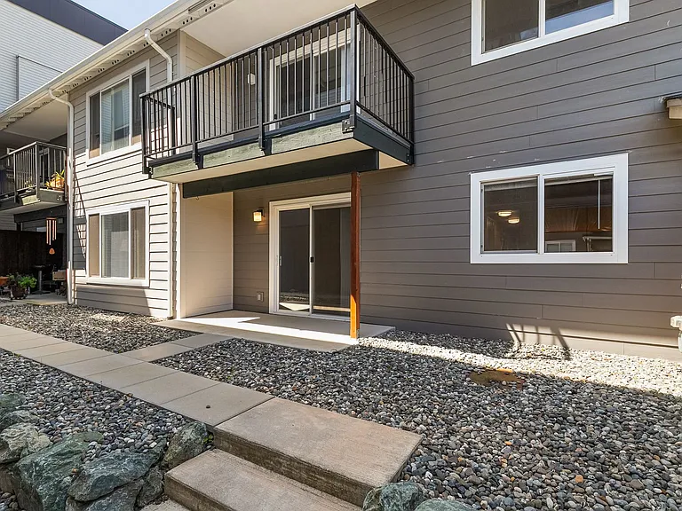 Parkview Apartments Your Next Home Awaits! — Photo 30