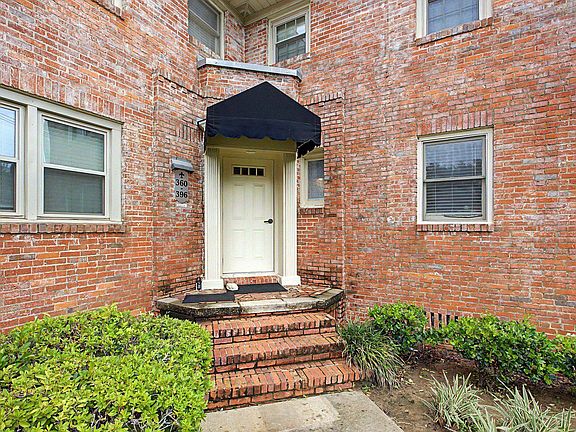 2nd image of 388 S Franklin Blvd