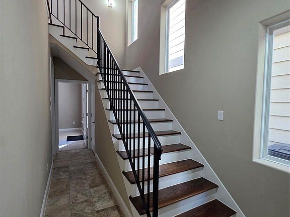 3rd image of 6121 Stillman St