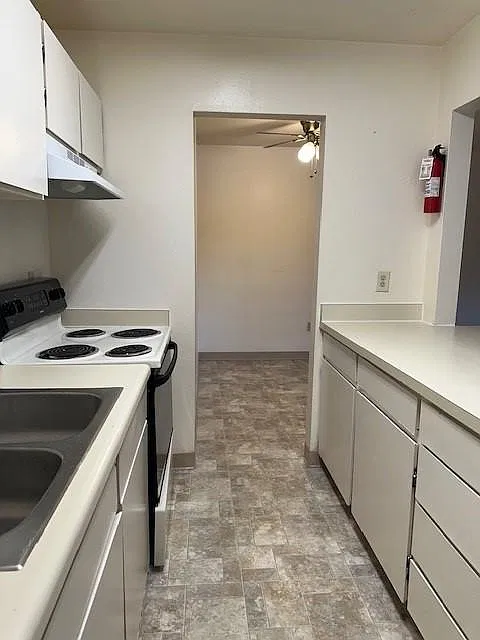 2 bed, 1100 sqft, $1,895 — Photo 2
