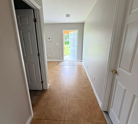2nd image of 535 Meadow Rd