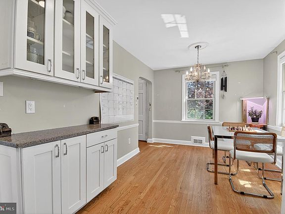4th image of 8306 Queen Annes Dr