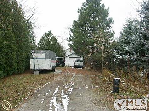 driveway off alley