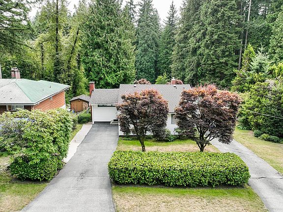 3rd image of 741 Wellington Dr