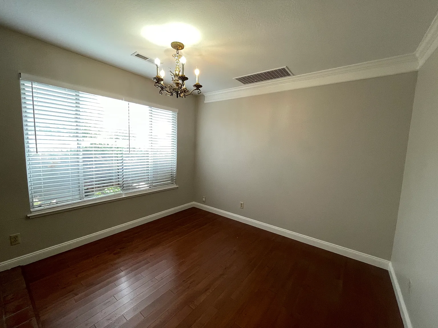 3 bed, 3.5 bath, 1713 sqft, $3,500 — Photo 2
