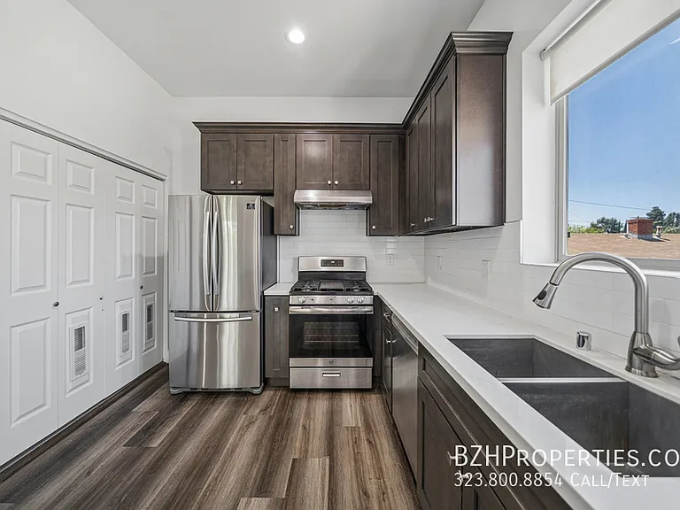 6006-6002 Klump Ave — Photo 41