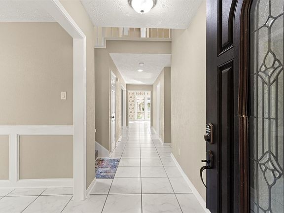 4th image of 7231 Granvia Dr