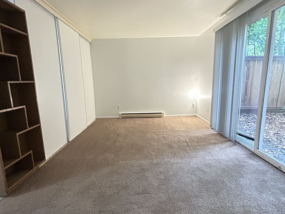 1st image of 5035 15th Ave NE APT 103
