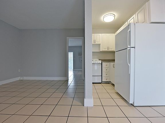 UPDATED KITCHEN ; 1 BEDROOM _ MODEL A_