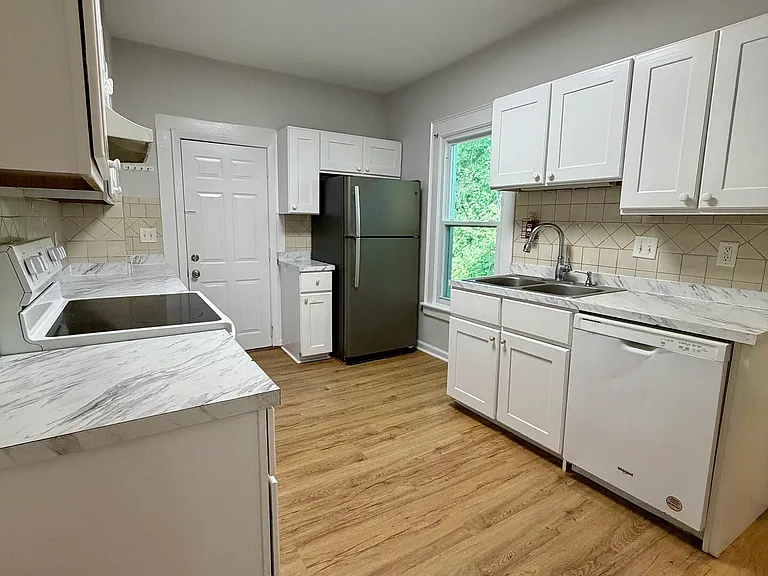 208 Main St #208 — Photo 3