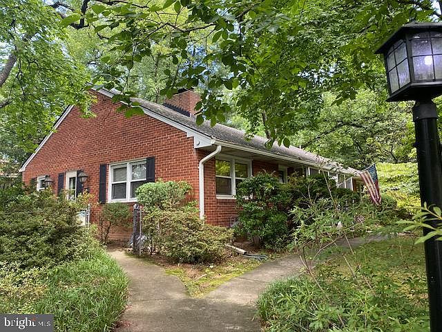 2nd image of 105 Church Pl