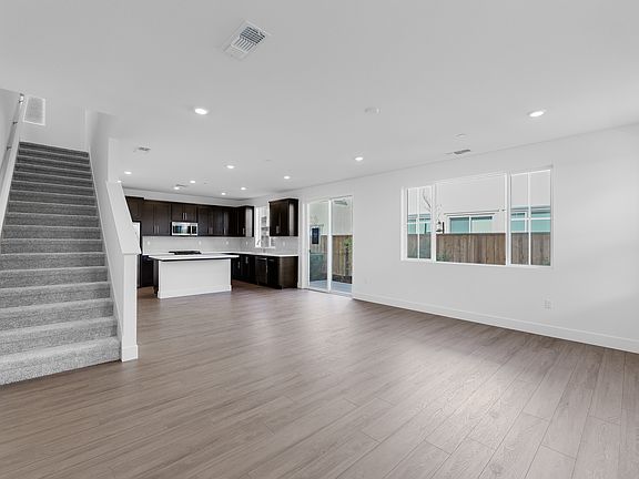 Hillview Residence4 7