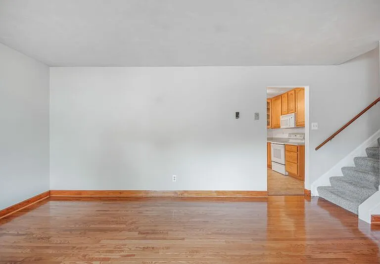 408 Deerwood Dr — Photo 5