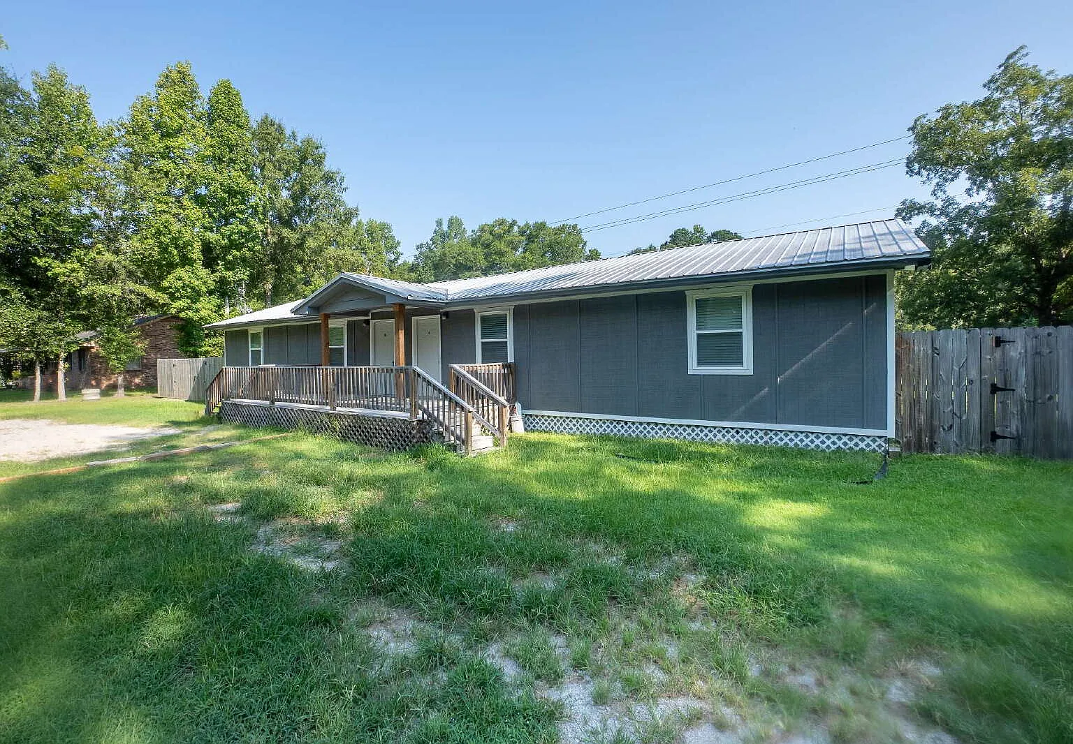 2 bed, 1.0 bath, 950 sqft, $1,200 — Photo 1