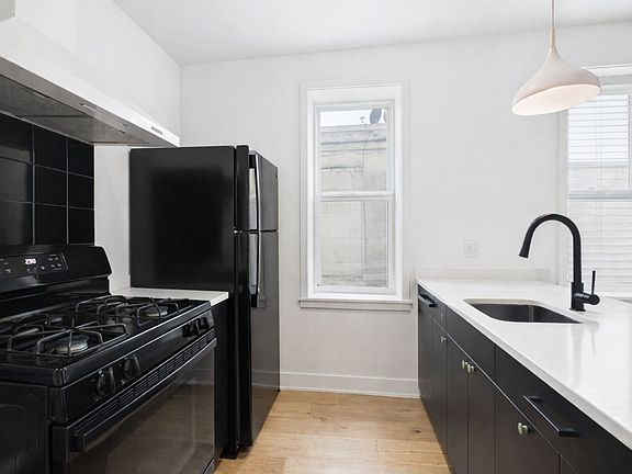 4th image of 3136 Richmond St Floor 2