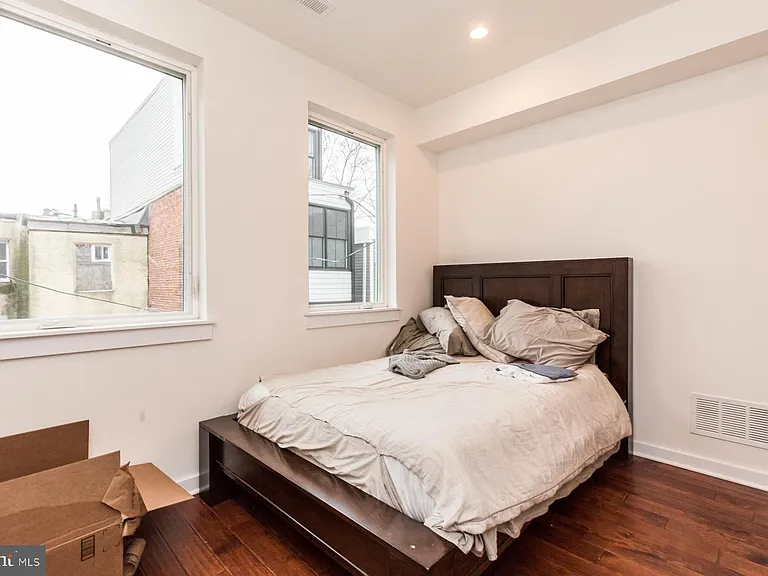 3016 Baltz St — Photo 8