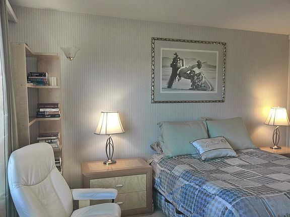 5th image of 403 La Marina Dr