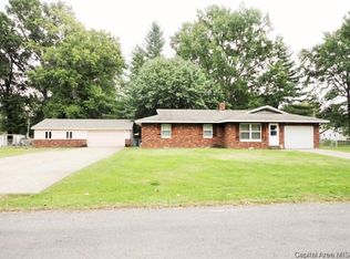 208 S Parker Ave, Taylorville, IL 62568