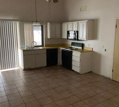 3rd image of 3421 Glenwood Ln