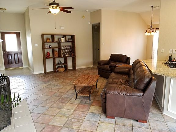 5th image of 3434 Glastonbury Dr