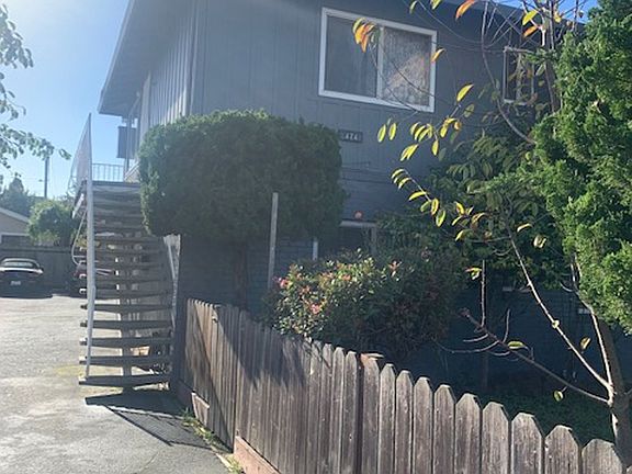 3rd image of 474 Willow Ave #1