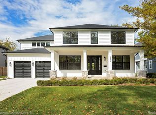 2043 Yorkshire Rd, Birmingham, MI 48009