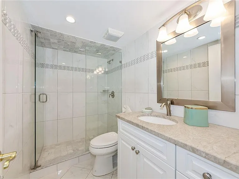 591 Seaview Ct #A306 — Photo 10