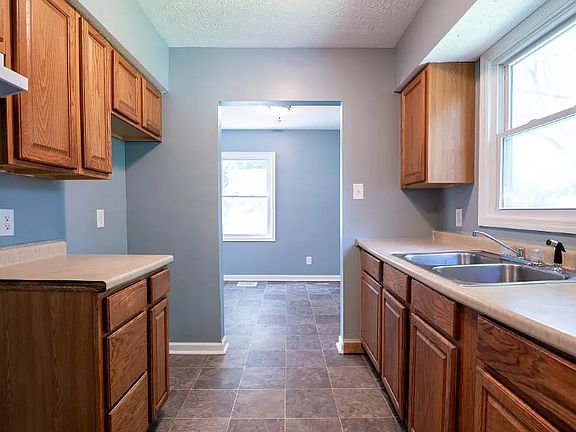 4th image of 3414 N Butler Ave