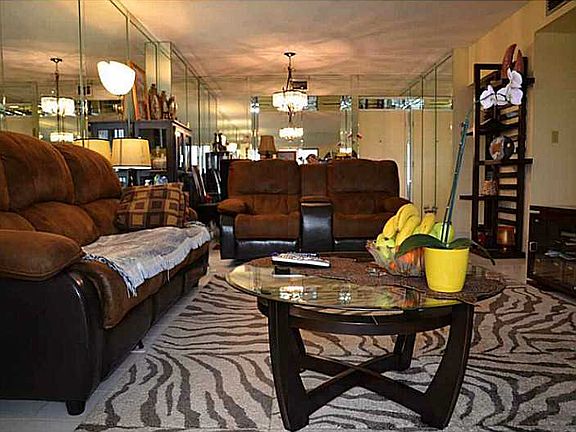 4th image of 3800 Hillcrest Dr APT 1004