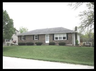 1302 Hilldale Dr, Macon, MO 63552