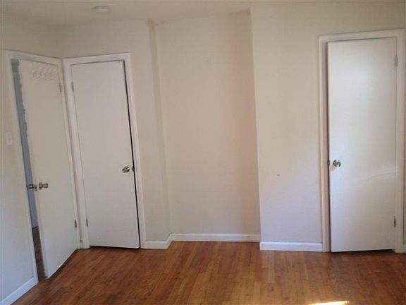 4th image of 222 Roberta Ave